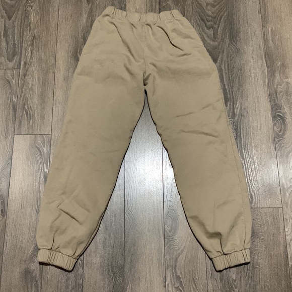 brandy melville sweatpants - Picture 2 of 3